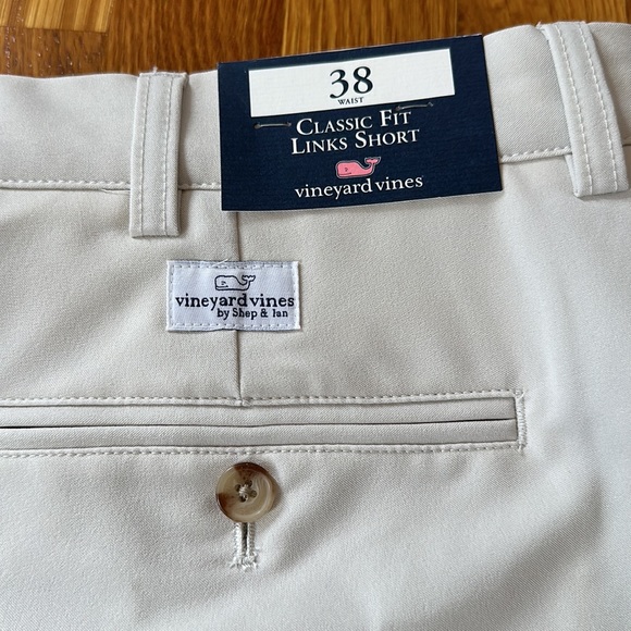 Vineyard Vines Links Short - Picture 3 of 4